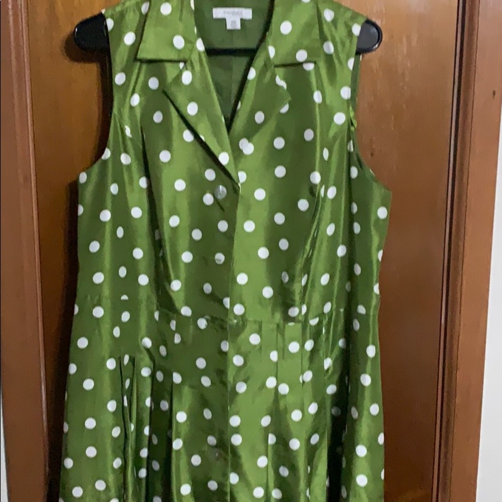 Like new green polka dot sleeveless dress